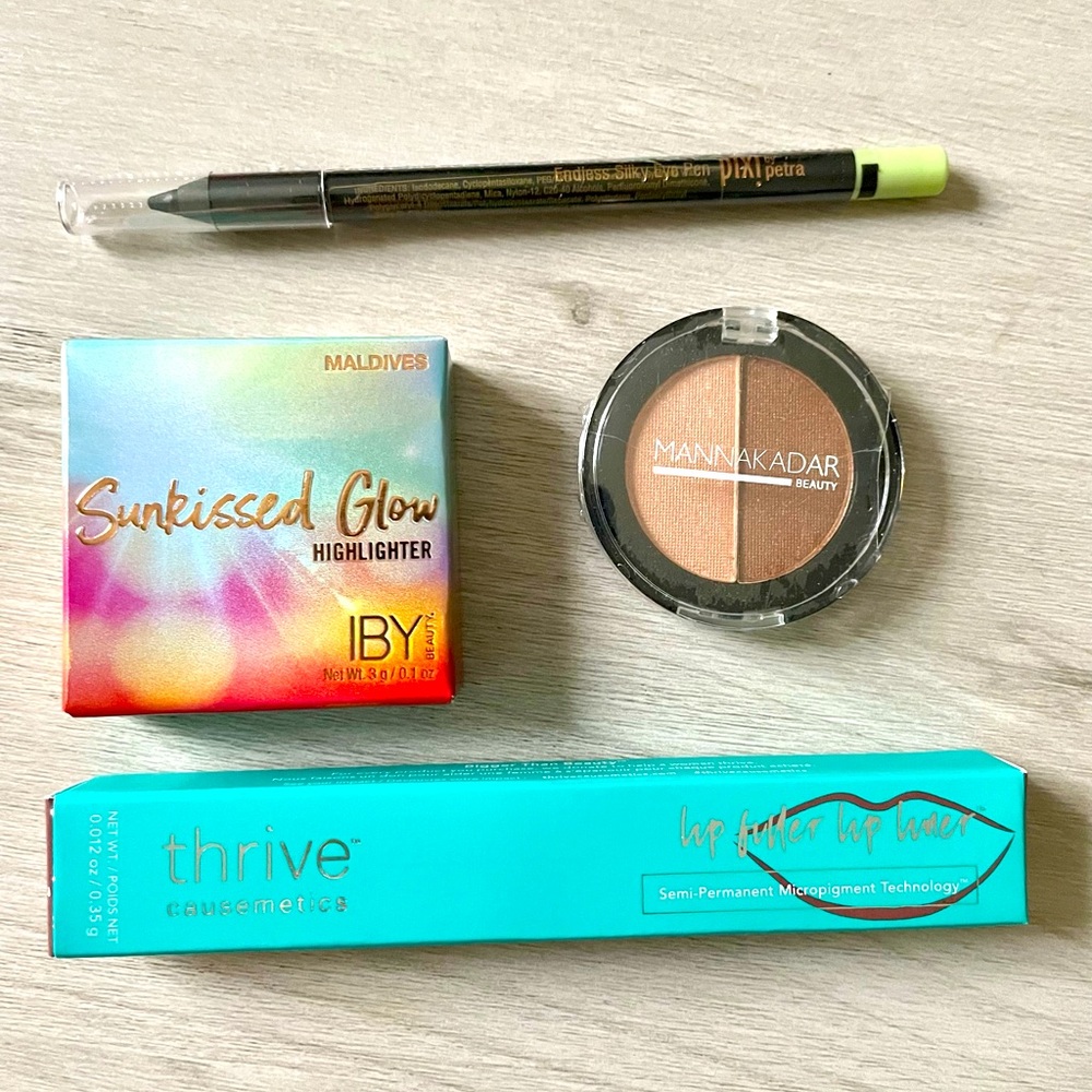 Beauty Bundle One: Luxury Lip Liner, Highlighter, Eyeshadow Duo, & Eyeliner.